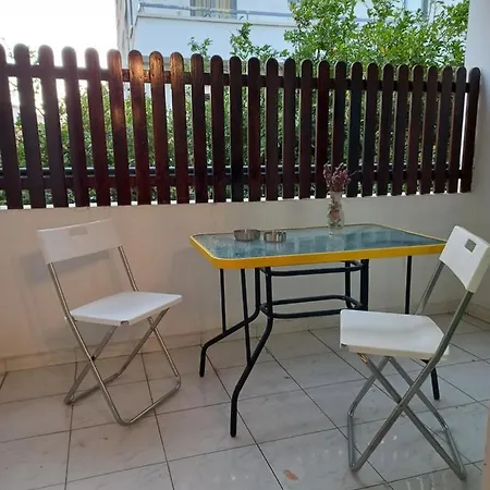 2 Bedroom Near Finikoudes Apartment Larnaca
