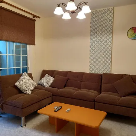 2 Bedroom Near Finikoudes Apartment *